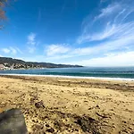 T2 Pied Dans L'eau- Vue Mer- Proche Commerces Le Lavandou