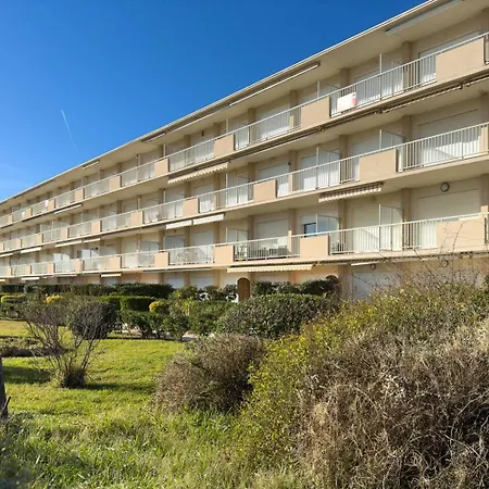 T2 Pied Dans L'eau- Vue Mer- Proche Commerces Apartamento Le Lavandou